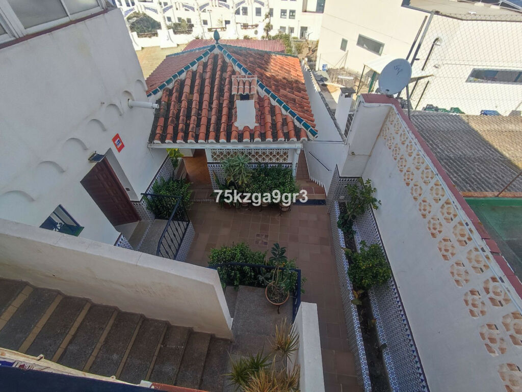 Detached Villa Puerto de la Torre Málaga - image 24