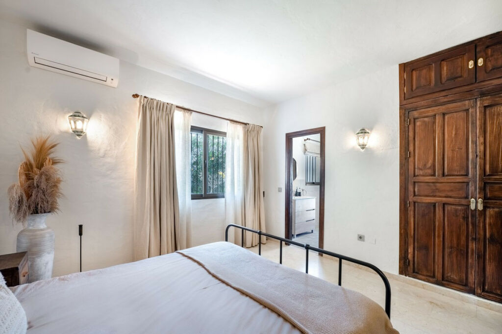 Detached Villa Valtocado Málaga - image 26