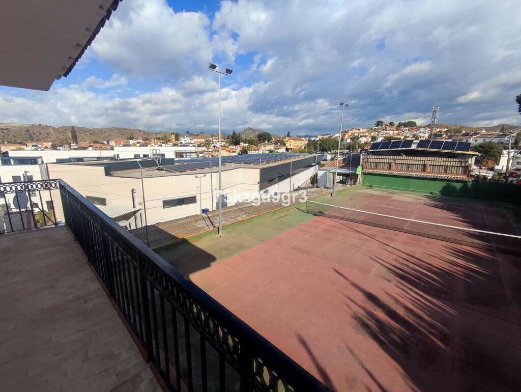 Detached Villa Puerto de la Torre Málaga - image 25