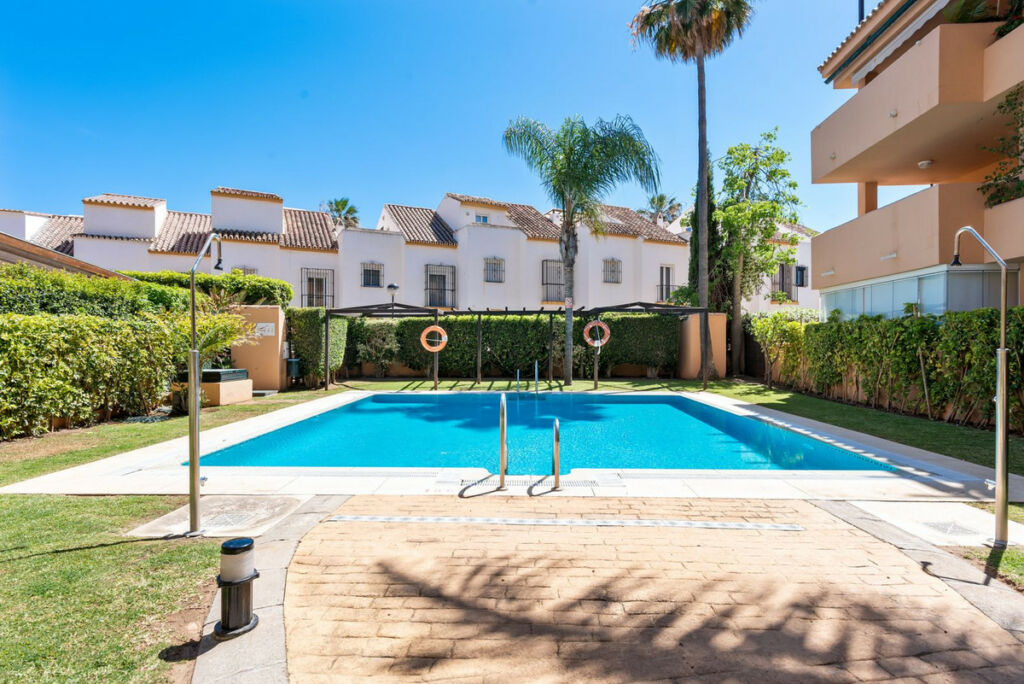 Middle Floor Apartment Las Chapas Málaga - image 27