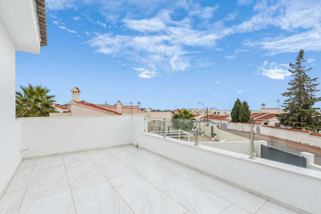 Detached Villa Ciudad Quesada Alicante - image 27