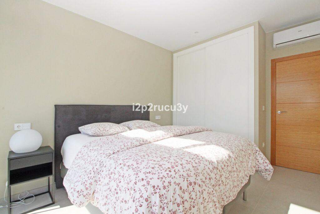 Detached Villa Moraira Alicante - image 28