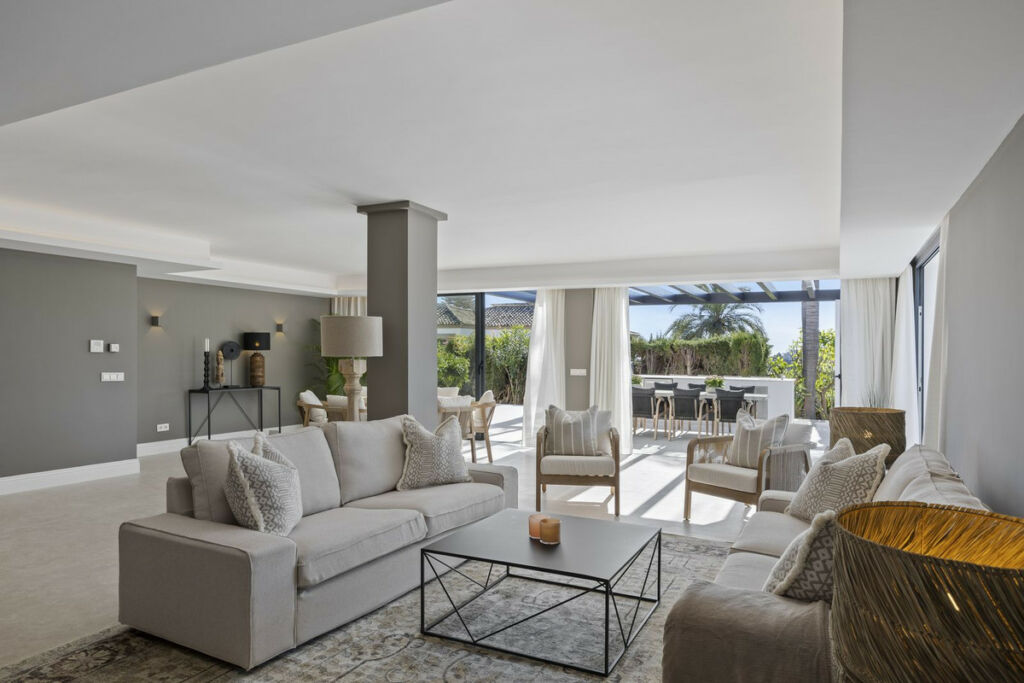 Detached Villa El Paraiso Málaga - image 26