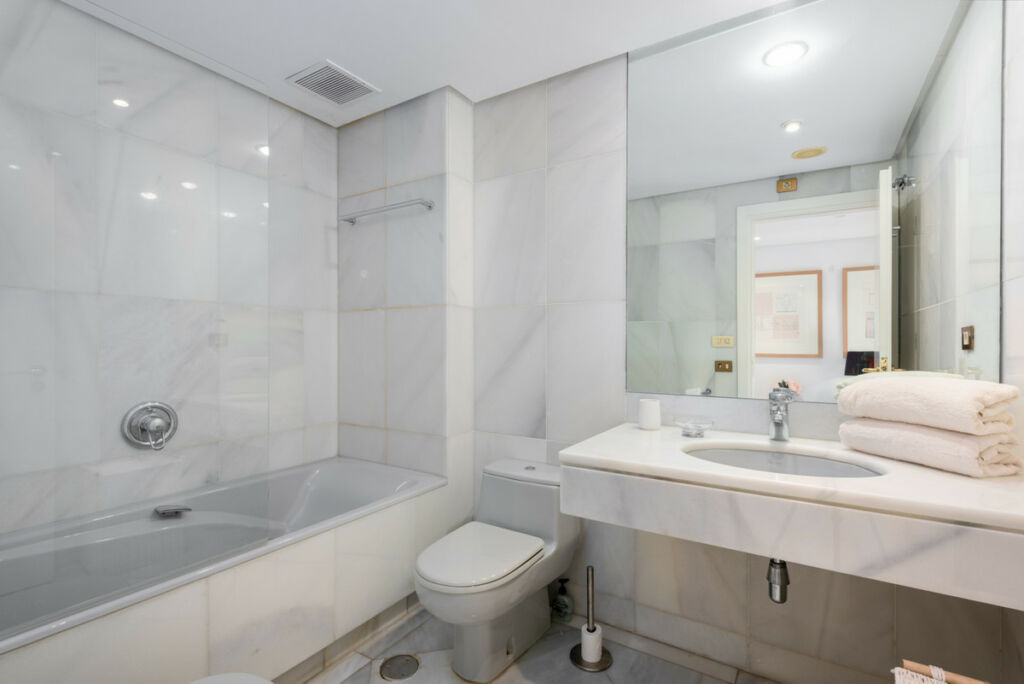 Penthouse Puerto Banús Málaga - image 28