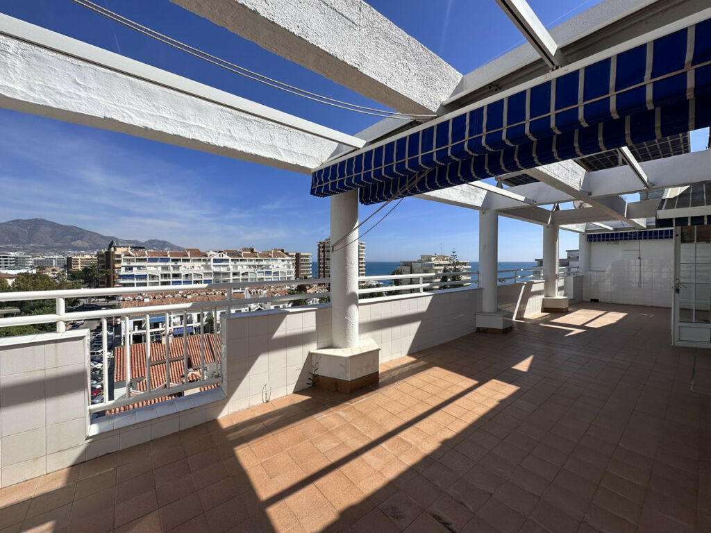 Penthouse Fuengirola Málaga - image 28
