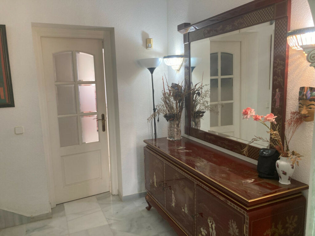 Detached Villa Selwo Málaga - image 25
