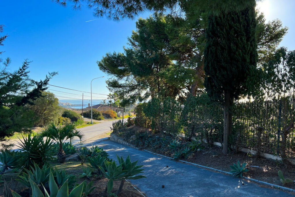 Detached Villa Estepona Málaga - image 31