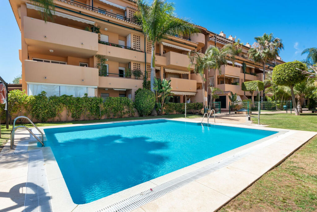Middle Floor Apartment Las Chapas Málaga - image 28