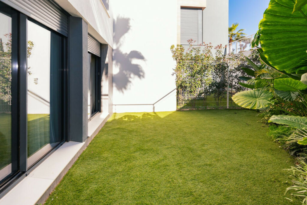 Middle Floor Apartment Cabopino Málaga - image 26