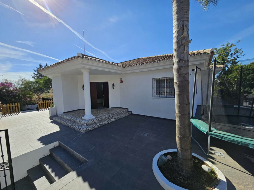 Detached Villa Benalmadena Málaga - image 28