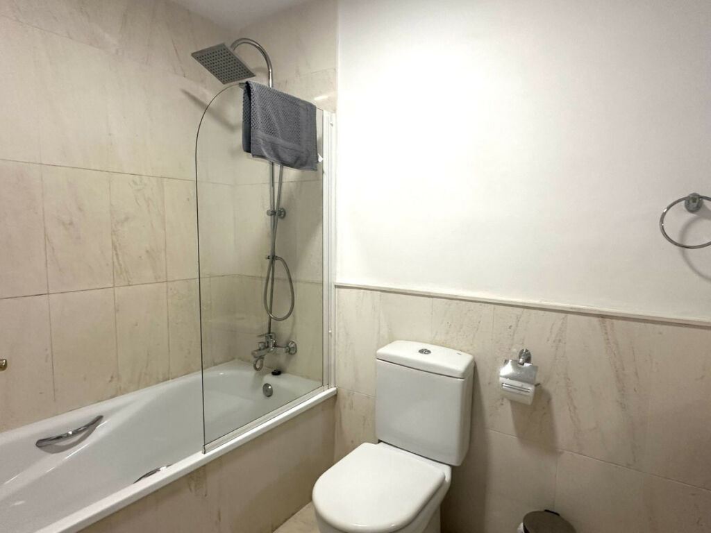 Middle Floor Apartment Calahonda Málaga - image 30