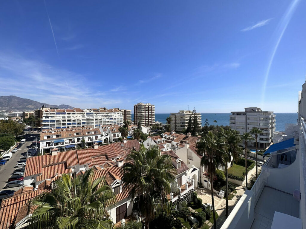 Penthouse Fuengirola Málaga - image 29