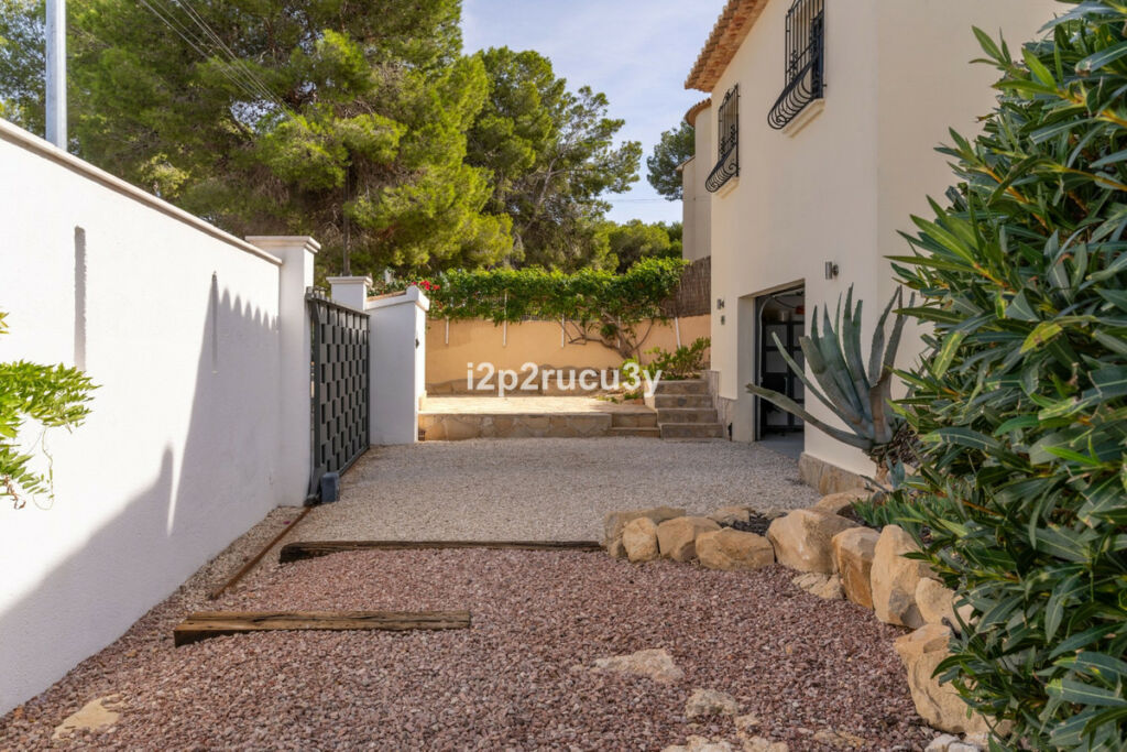 Detached Villa Moraira Alicante - image 29