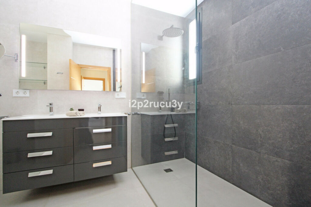 Detached Villa Moraira Alicante - image 29