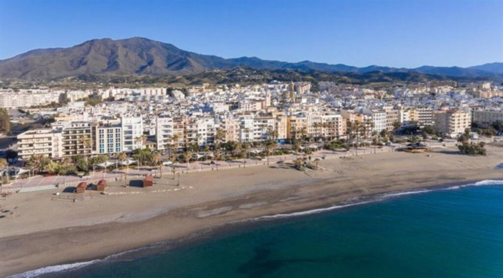 Middle Floor Apartment Estepona Málaga - image 29