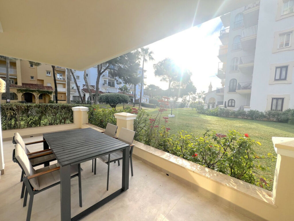 Ground Floor Apartment Puerto Banús Málaga - image 3
