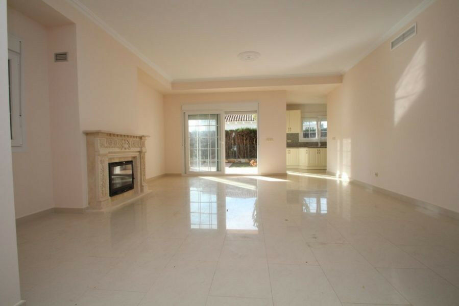 Detached Villa Cabo Roig Alicante - image 3