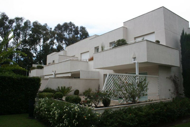 Townhouse Estepona Málaga - image 3