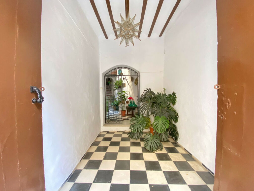 Top Floor Apartment Marbella Málaga - image 2