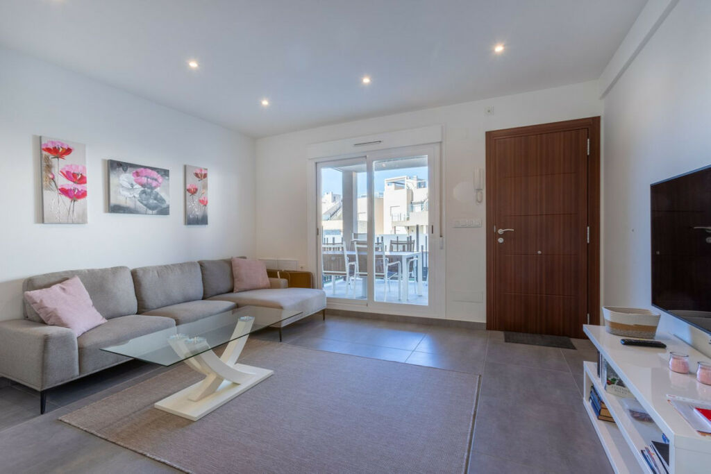 Ground Floor Apartment Aguas Nuevas Alicante - image 3