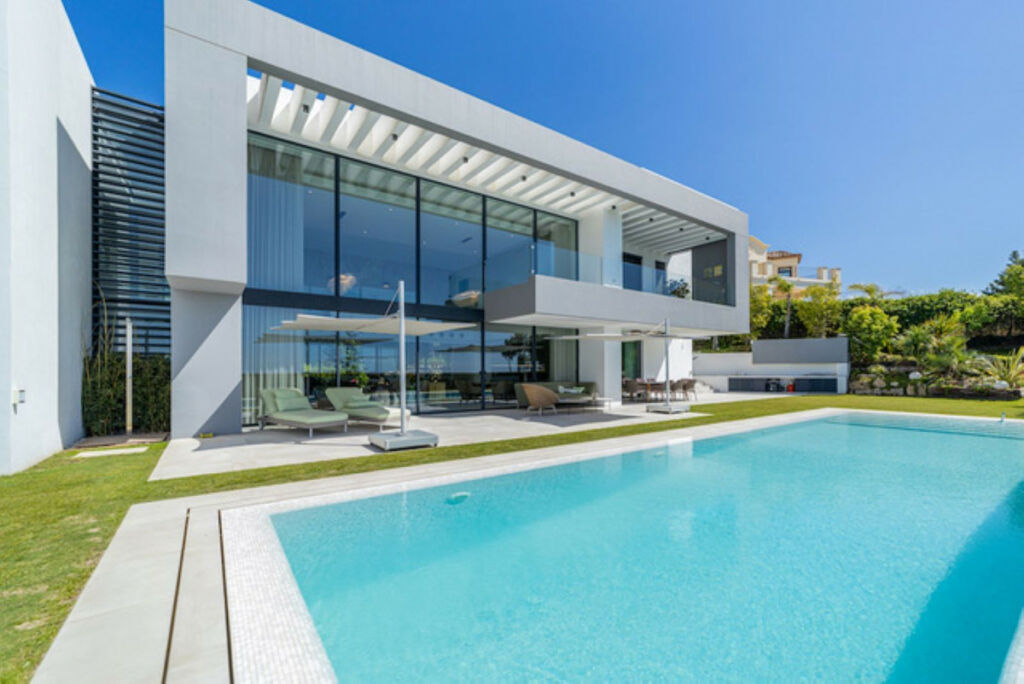 Detached Villa Los Arqueros Málaga - image 3