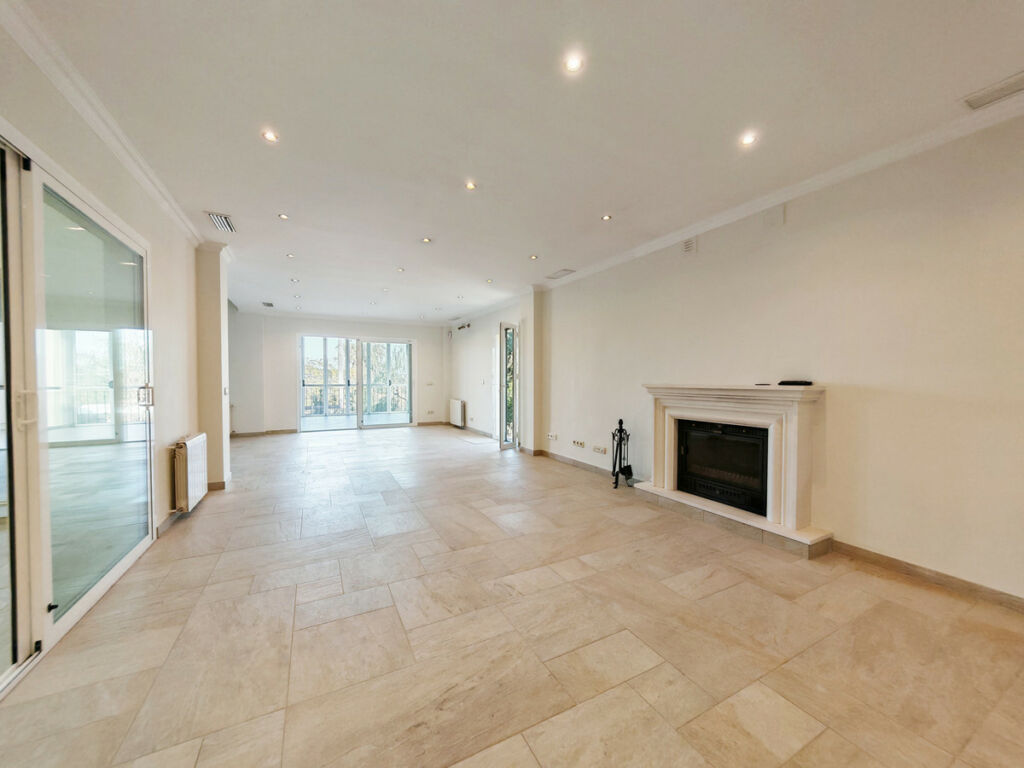 Detached Villa Sotogrande Alto Cádiz - image 3