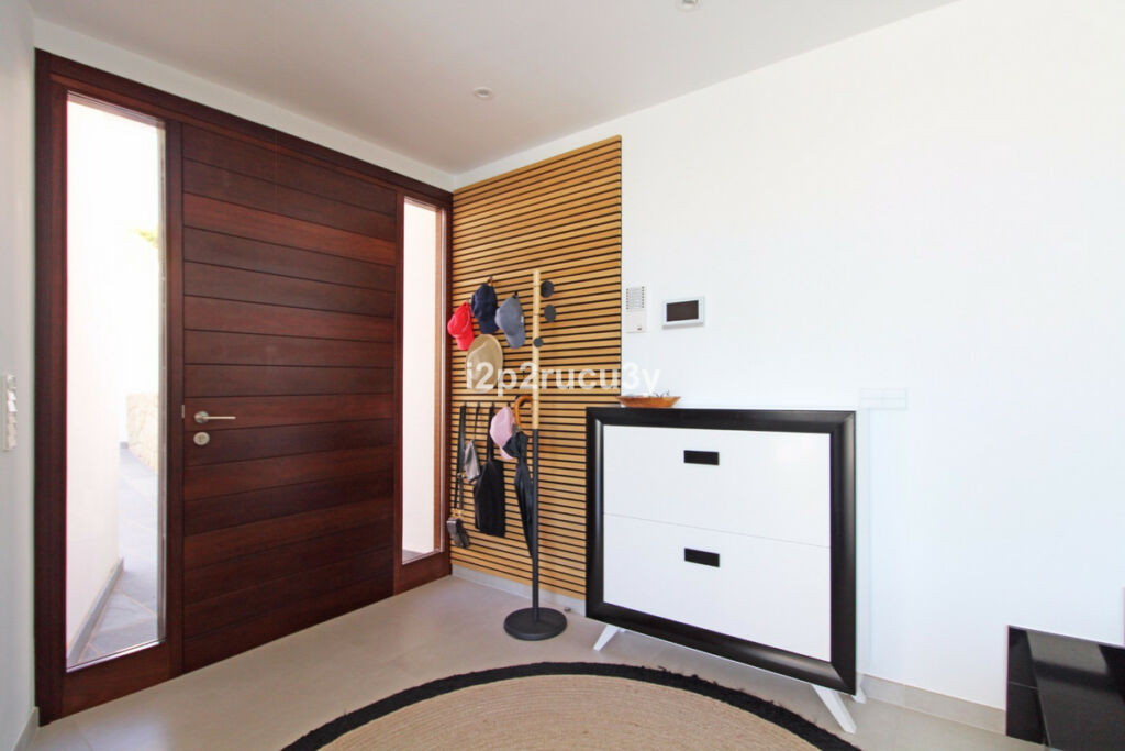 Detached Villa Moraira Alicante - image 5