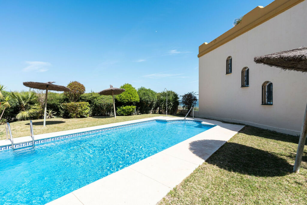Townhouse Manilva Málaga - image 3