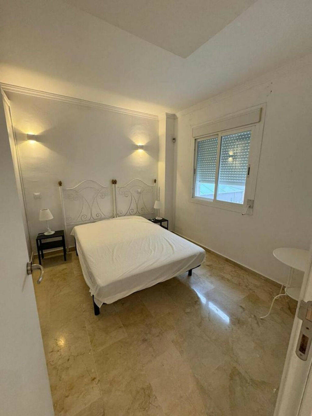 Middle Floor Apartment Puerto Banús Málaga - image 3