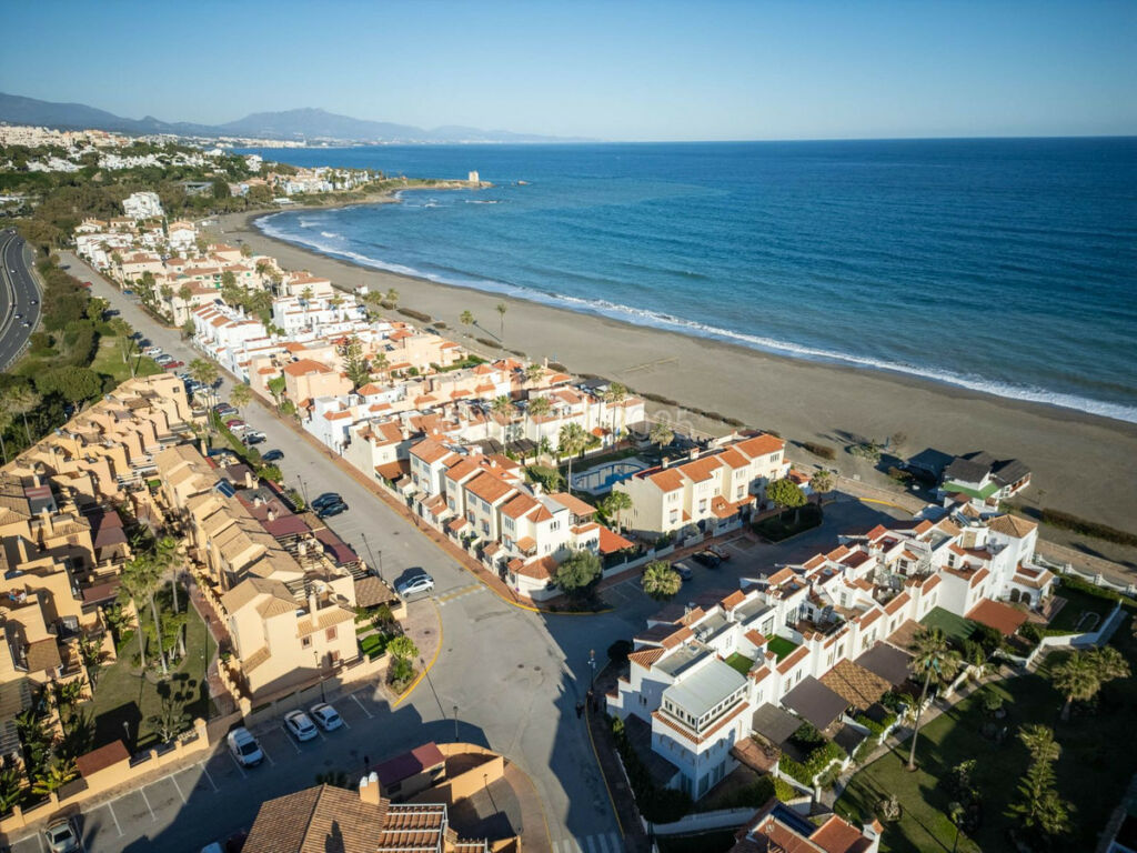 Semi-Detached House Casares Playa Málaga - image 8