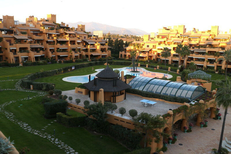 Top Floor Apartment Estepona Málaga - image 3