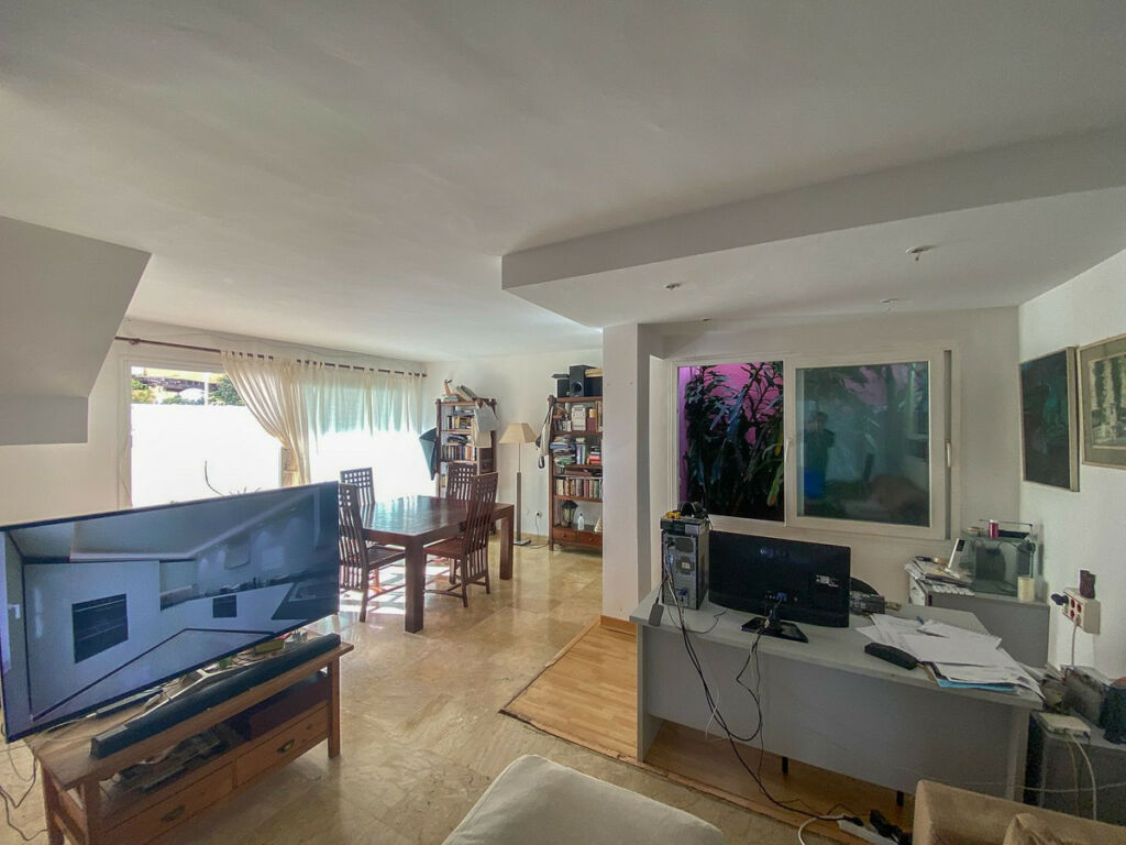 Townhouse Nueva Andalucía Málaga - image 3