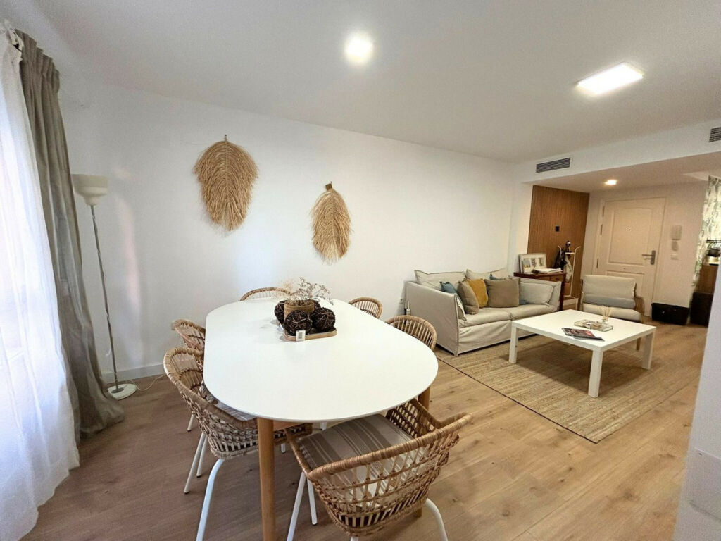 Middle Floor Apartment Los Boliches Málaga - image 3