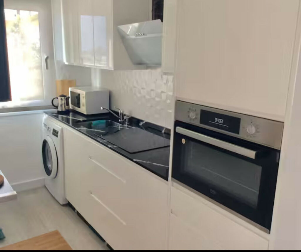Ground Floor Apartment Puerto de Cabopino Málaga - image 3