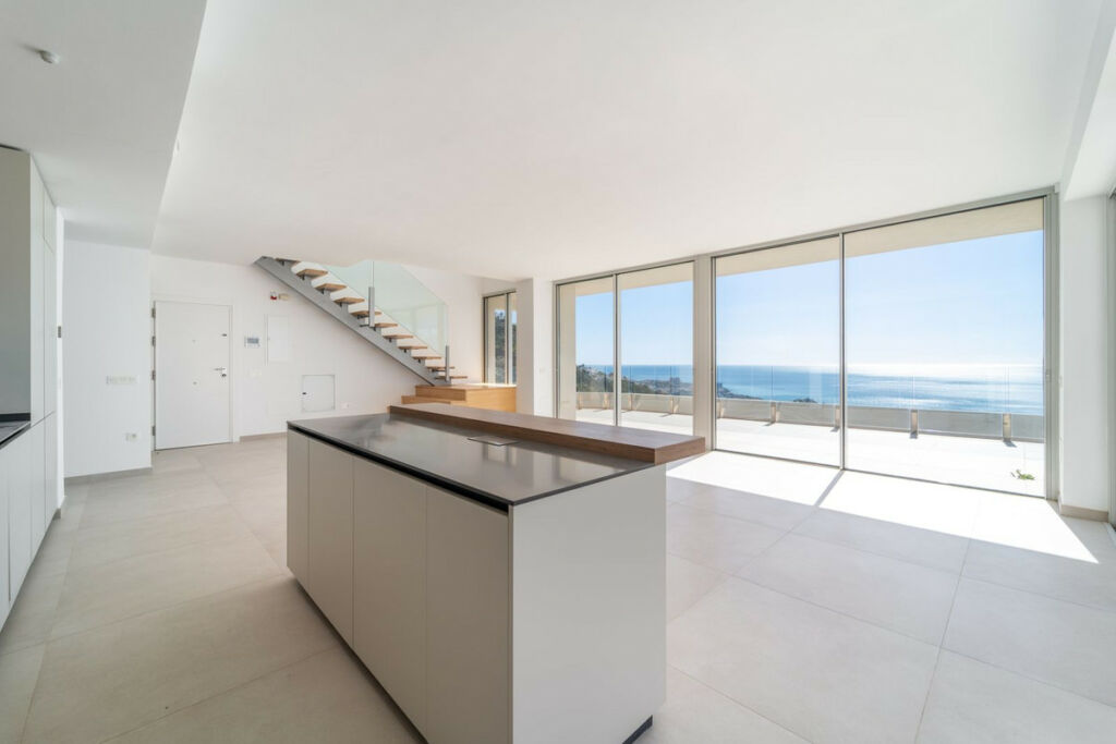 Penthouse Duplex Benalmadena Pueblo Málaga - image 3