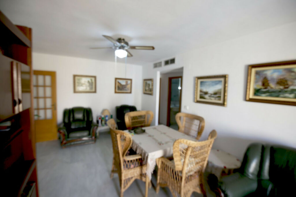 Middle Floor Apartment Estepona Málaga - image 3
