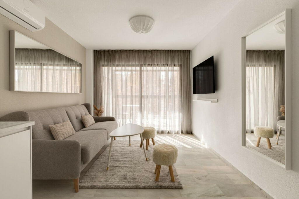 Middle Floor Apartment Benidorm Alicante - image 3