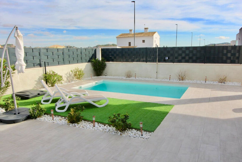 Detached Villa Aspe Alicante - image 3