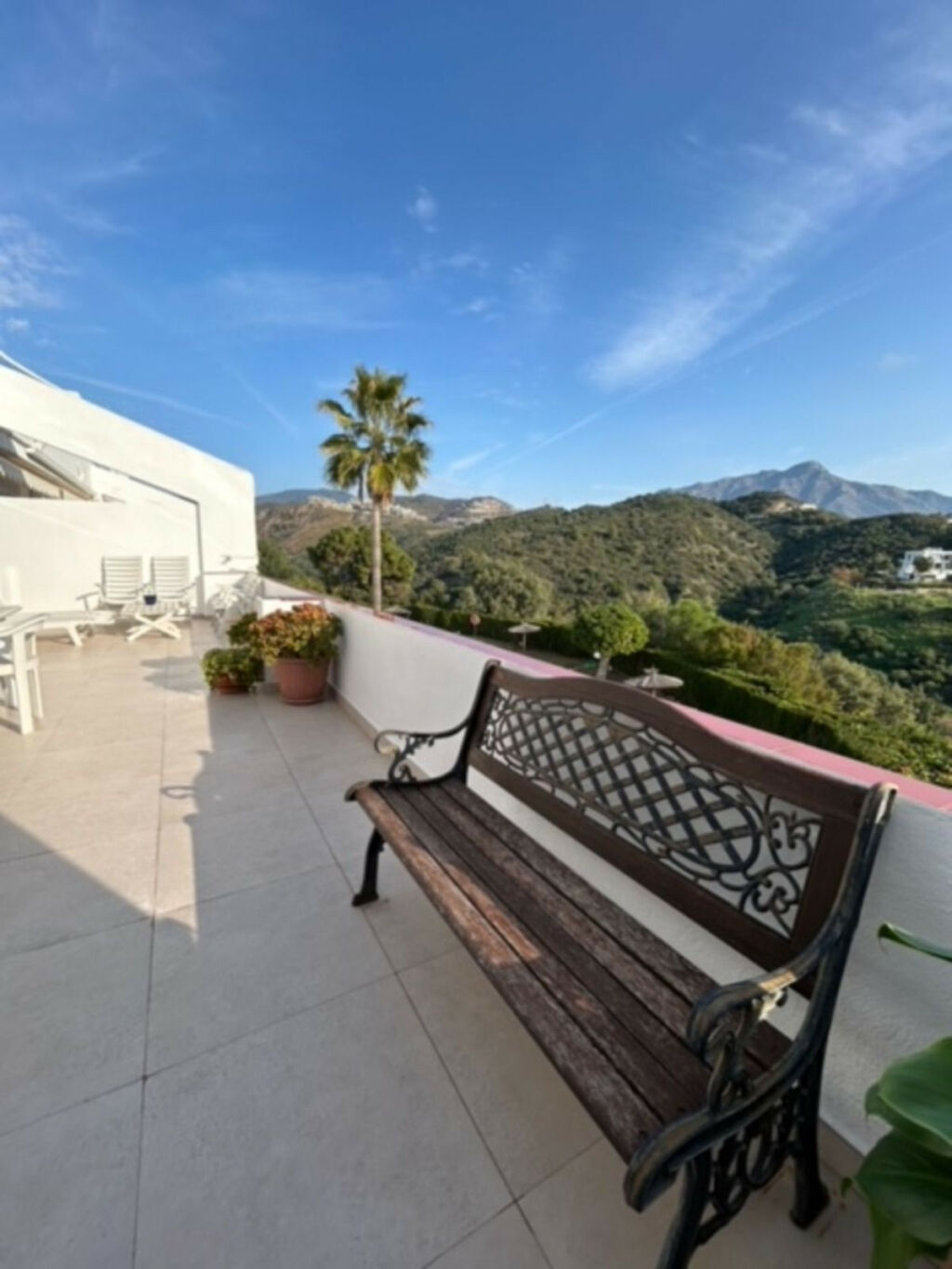 Middle Floor Apartment La Quinta Málaga - image 3