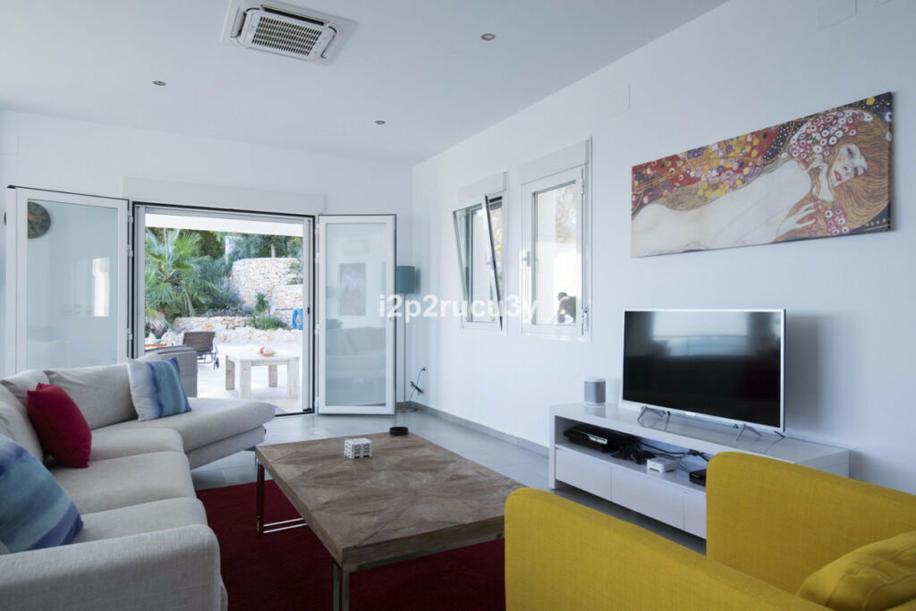 Detached Villa Calpe Alicante - image 3