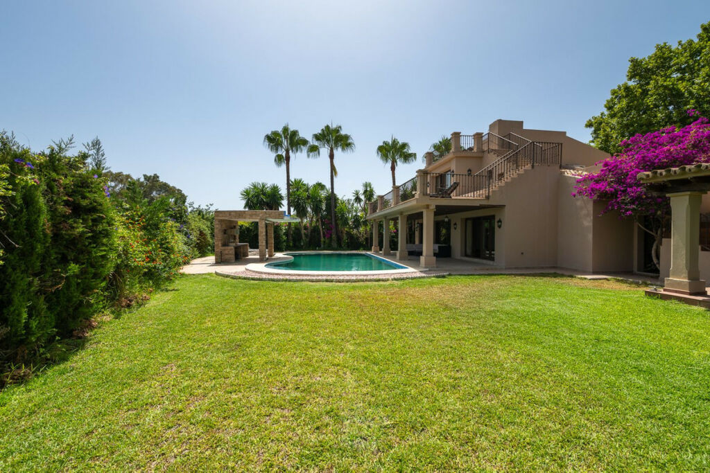 Detached Villa The Golden Mile Málaga - image 30