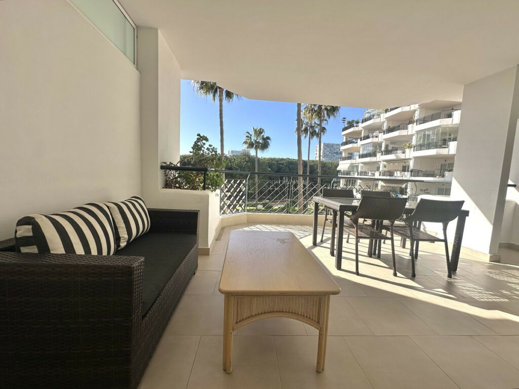 Middle Floor Apartment Calahonda Málaga - image 32
