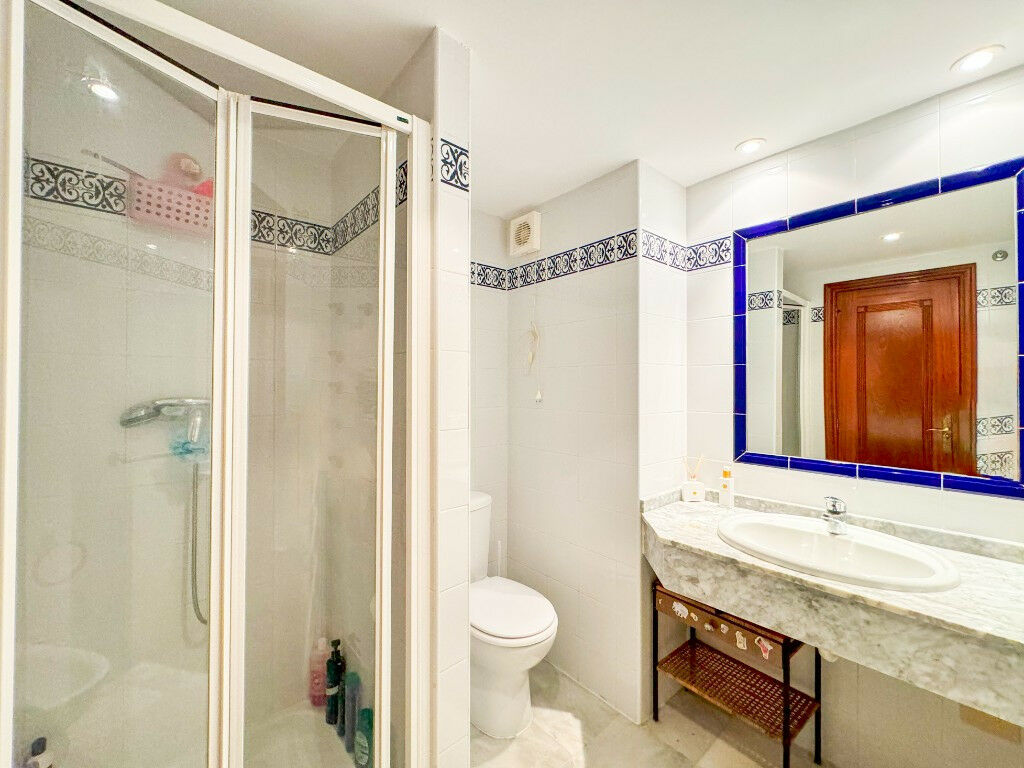 Middle Floor Apartment Torrevieja Alicante - image 32