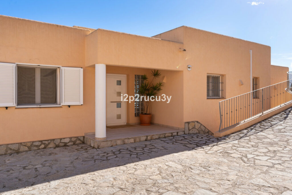 Detached Villa Moraira Alicante - image 32