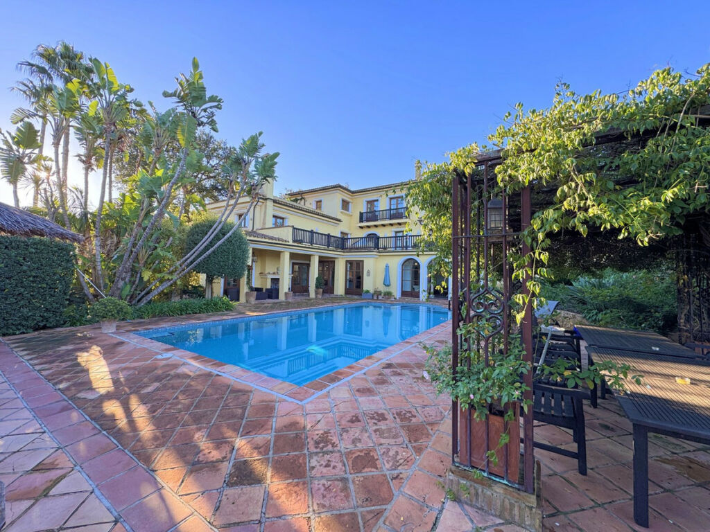 Detached Villa Sotogrande Alto Cádiz - image 41