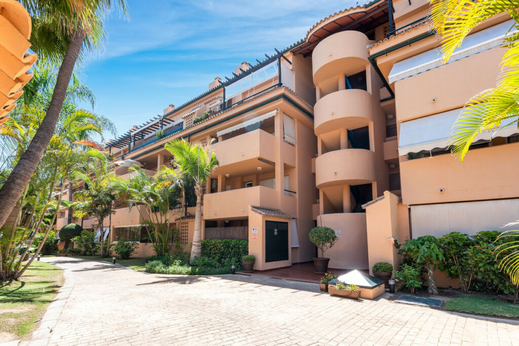 Middle Floor Apartment Las Chapas Málaga - image 32