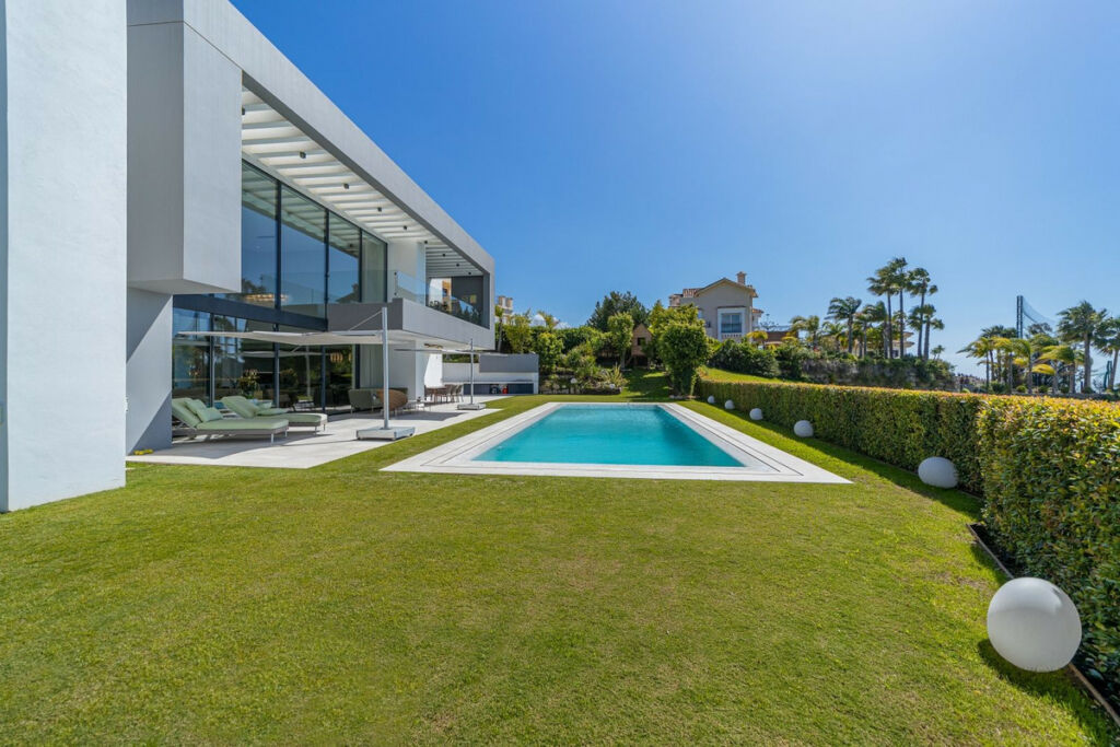 Detached Villa Los Arqueros Málaga - image 31