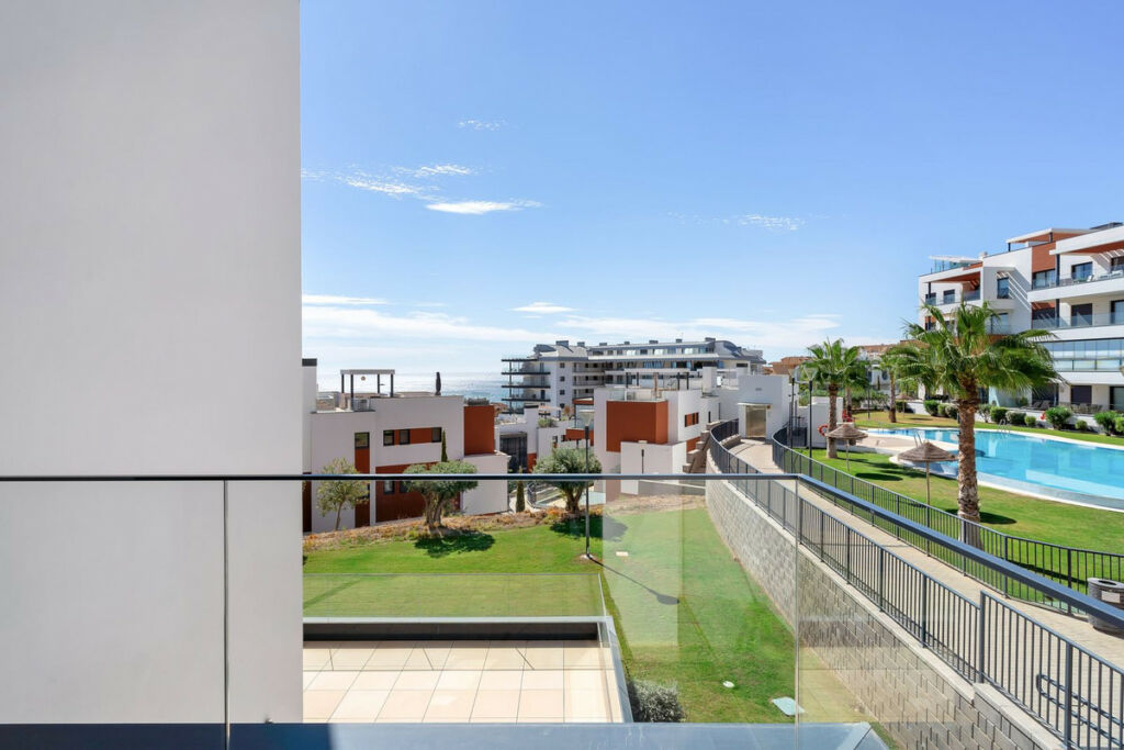 Middle Floor Apartment Fuengirola Málaga - image 32