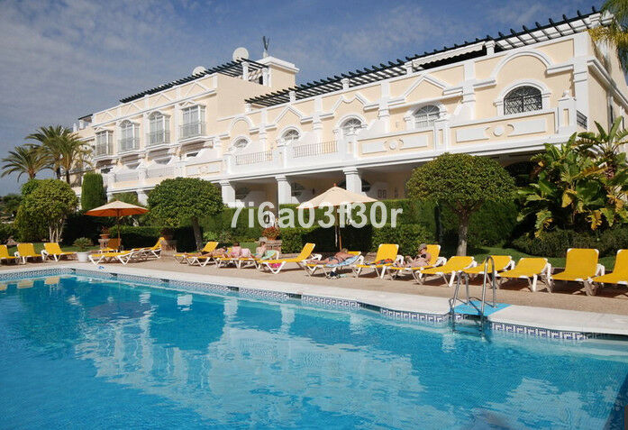 Penthouse Aloha Málaga - image 32