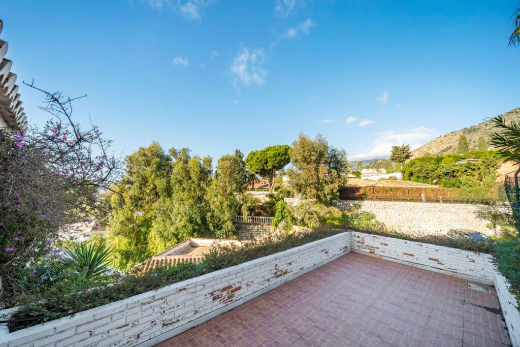Detached Villa Benalmadena Málaga - image 32